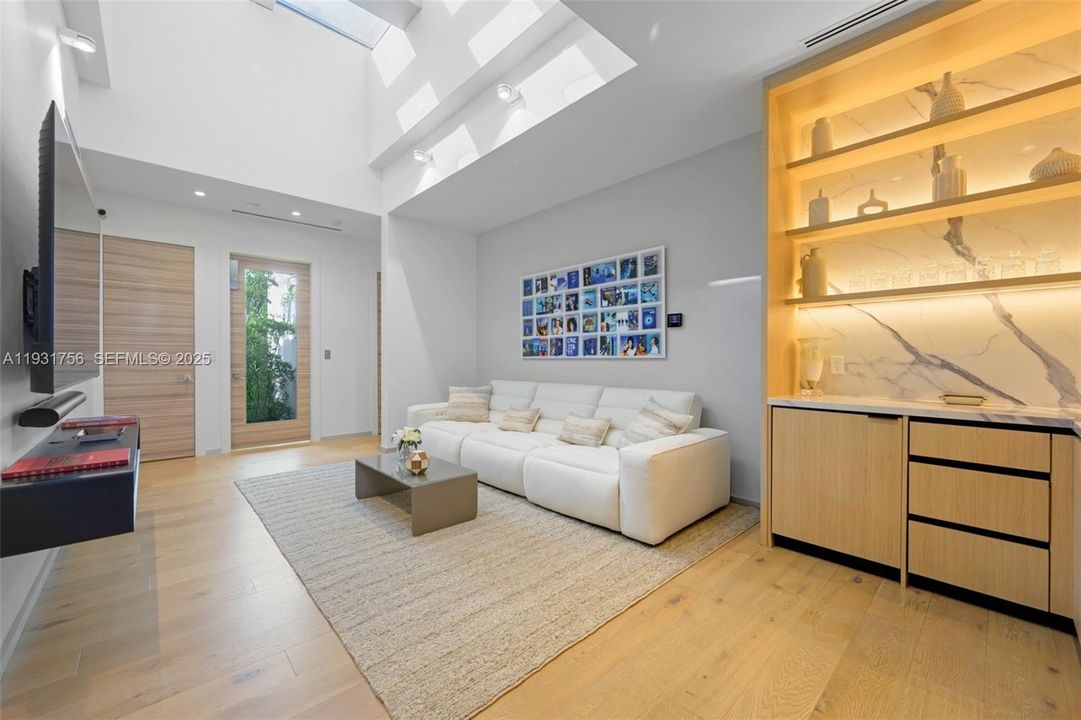 For Rent: $60,000 (5 beds, 5 baths, 5492 Square Feet)