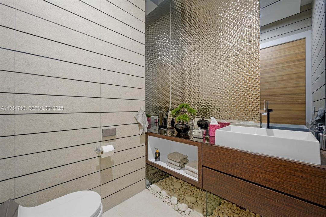 For Rent: $60,000 (5 beds, 5 baths, 5492 Square Feet)