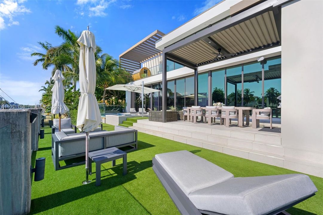 For Rent: $60,000 (5 beds, 5 baths, 5492 Square Feet)