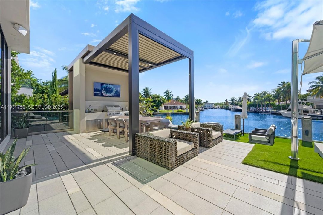 For Rent: $60,000 (5 beds, 5 baths, 5492 Square Feet)