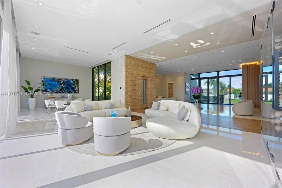 For Rent: $60,000 (5 beds, 5 baths, 5492 Square Feet)