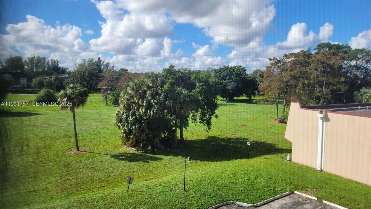 В аренду: $2,200 (2 спален, 2 ванн, 972 Квадратных фут)