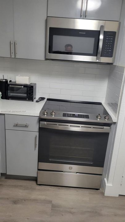 В аренду: $2,200 (2 спален, 2 ванн, 972 Квадратных фут)