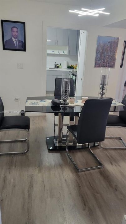 В аренду: $2,200 (2 спален, 2 ванн, 972 Квадратных фут)