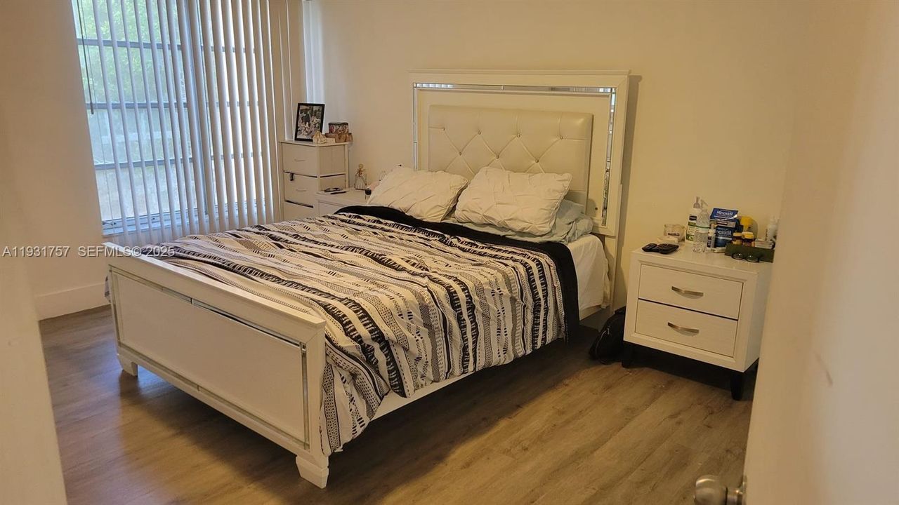 В аренду: $2,200 (2 спален, 2 ванн, 972 Квадратных фут)