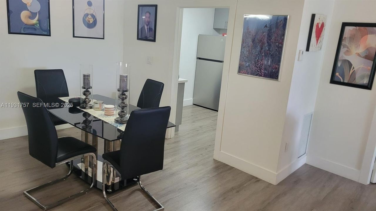 В аренду: $2,200 (2 спален, 2 ванн, 972 Квадратных фут)