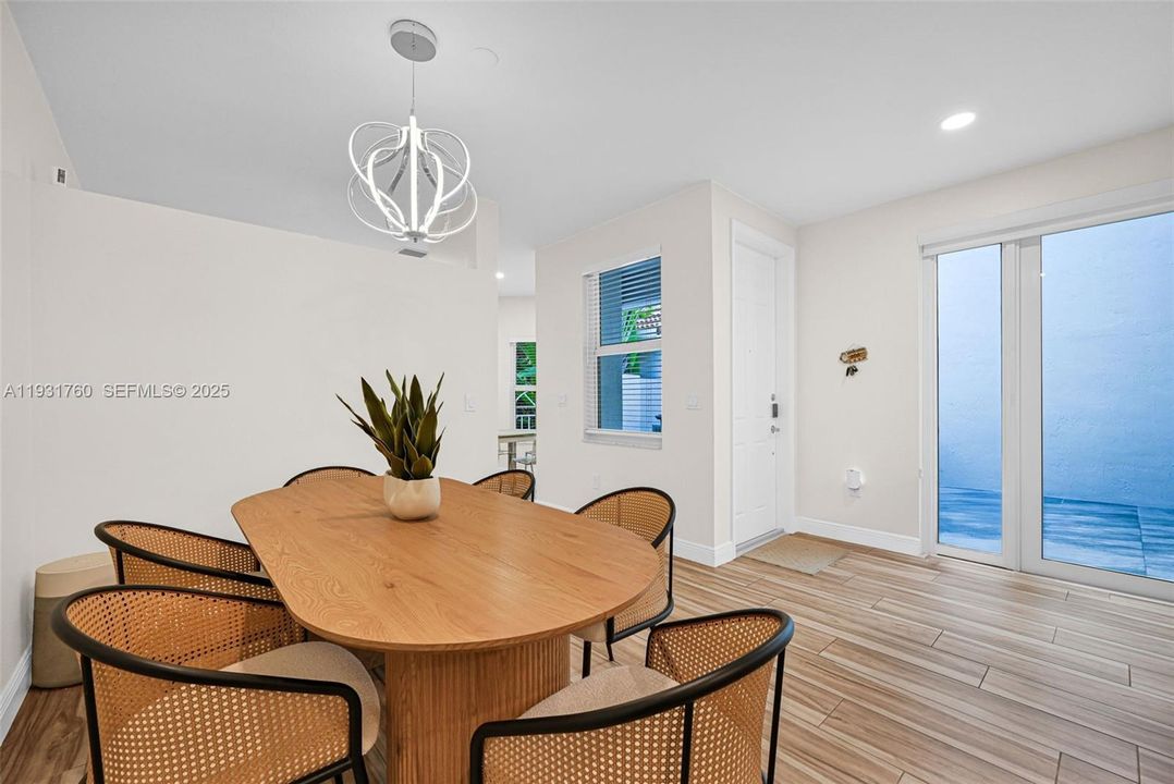 待售: $649,000 (3 贝兹, 3 浴室, 1604 平方英尺)