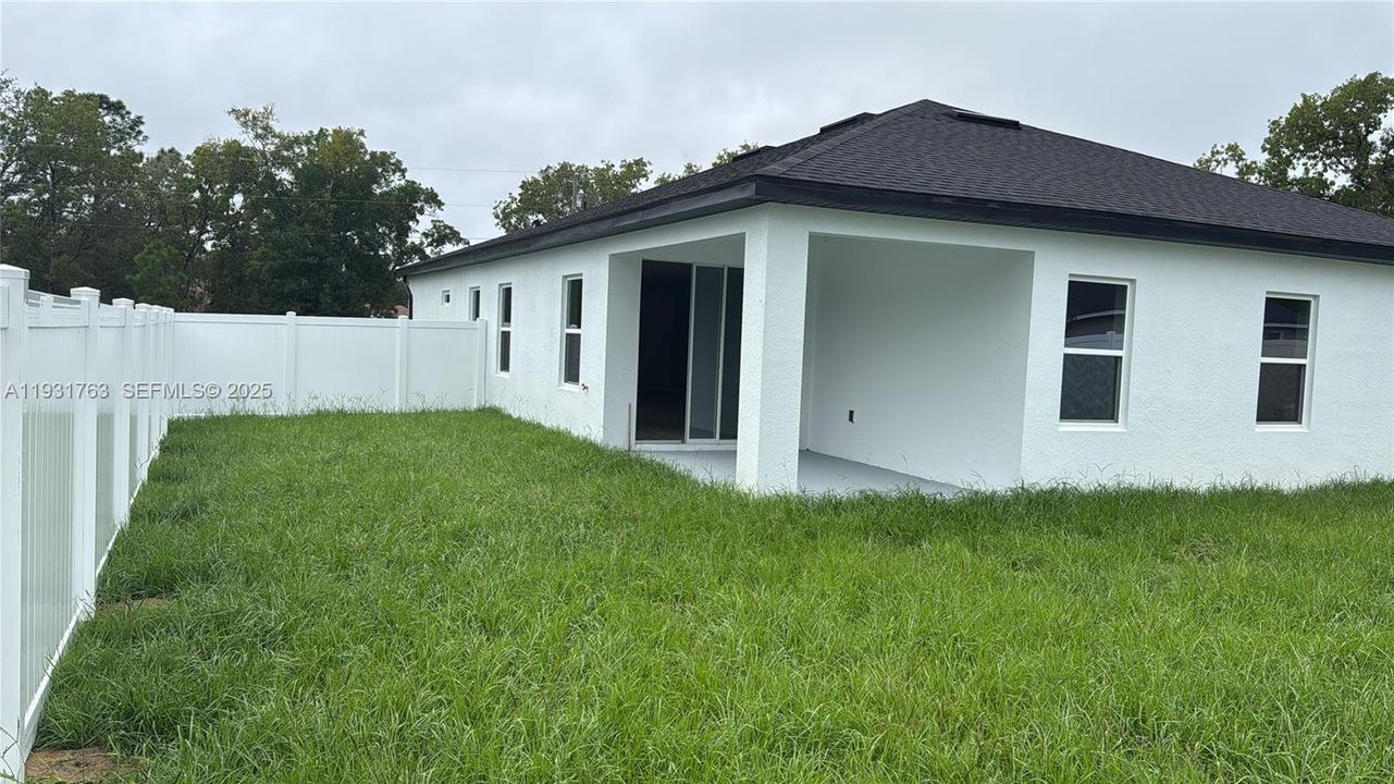 En Venta: $349,000 (4 camas, 3 baños, 1990 Pies cuadrados)