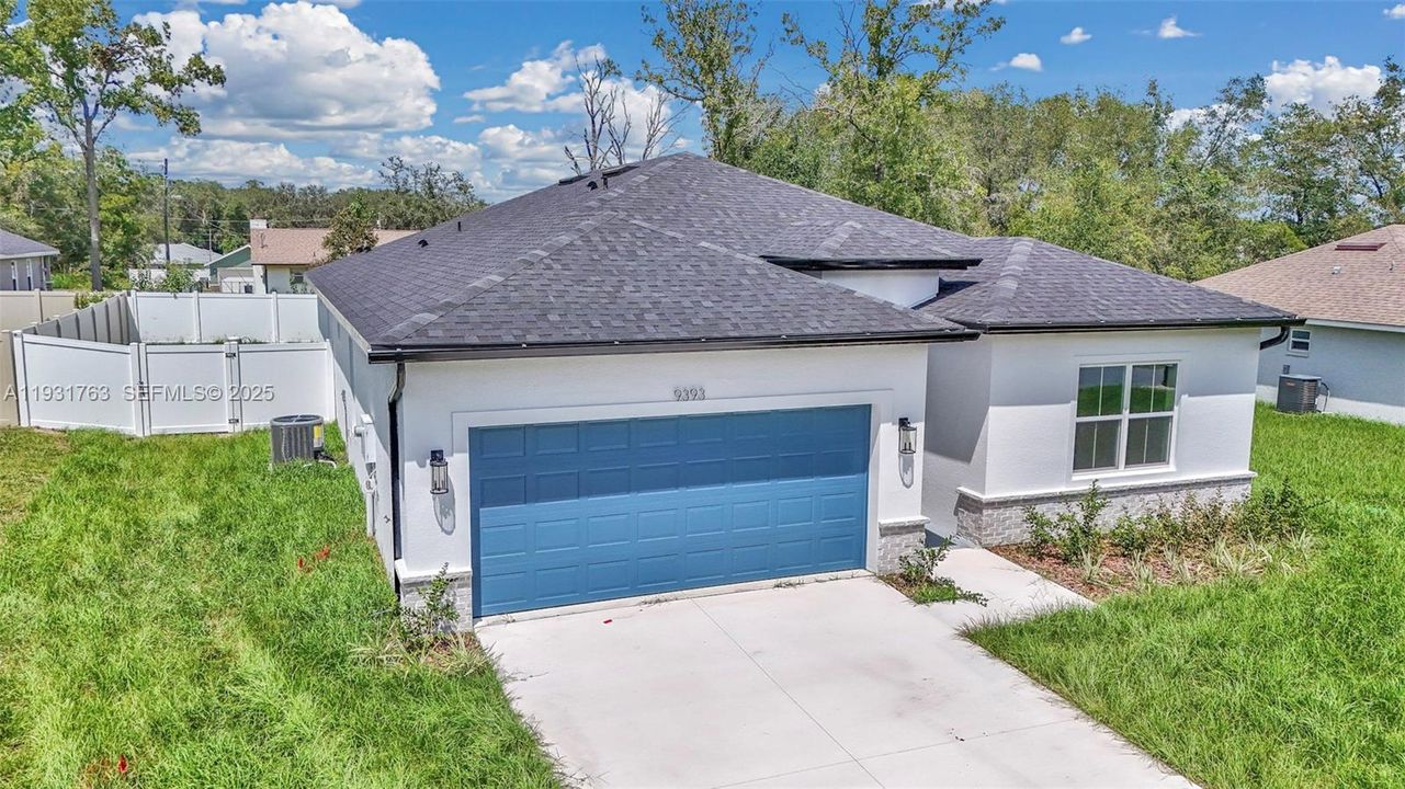 En Venta: $349,000 (4 camas, 3 baños, 1990 Pies cuadrados)