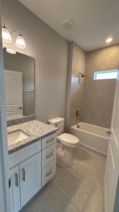 En Venta: $349,000 (4 camas, 3 baños, 1990 Pies cuadrados)