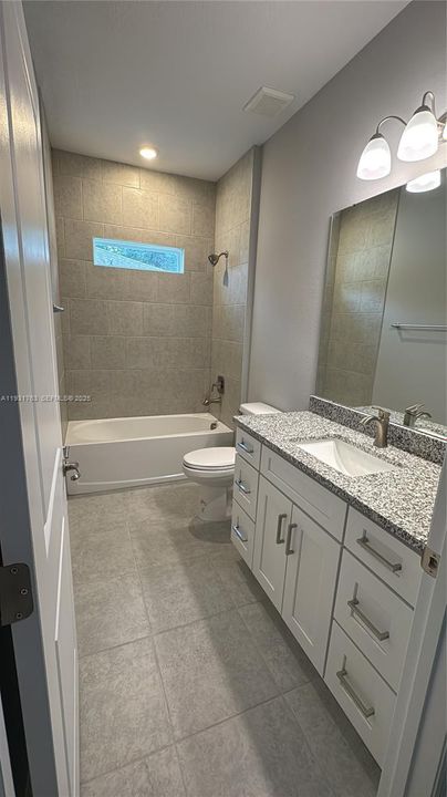 En Venta: $349,000 (4 camas, 3 baños, 1990 Pies cuadrados)