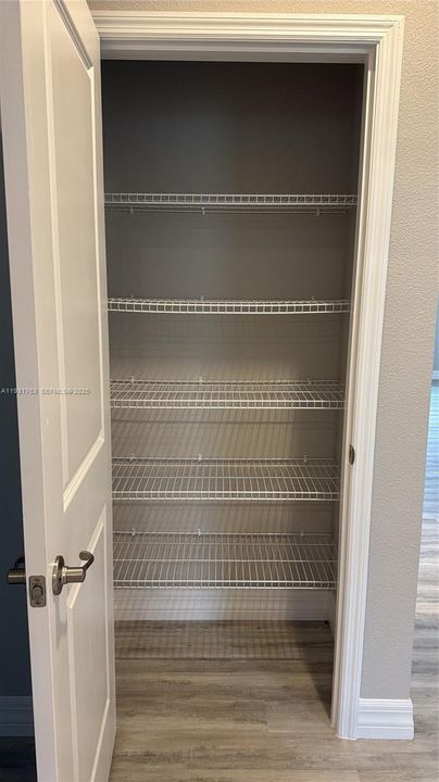 En Venta: $349,000 (4 camas, 3 baños, 1990 Pies cuadrados)