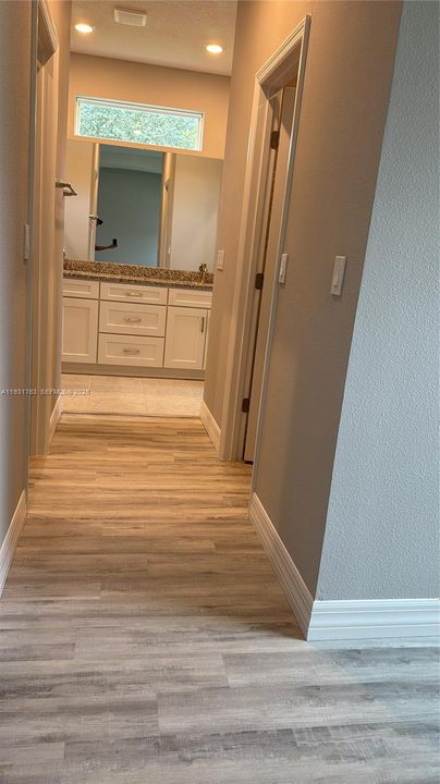 En Venta: $349,000 (4 camas, 3 baños, 1990 Pies cuadrados)