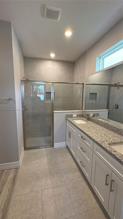 En Venta: $349,000 (4 camas, 3 baños, 1990 Pies cuadrados)