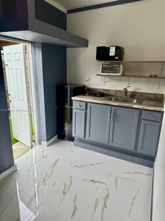 出租: $1,450 (1 贝兹, 1 浴室, 1456 平方英尺)