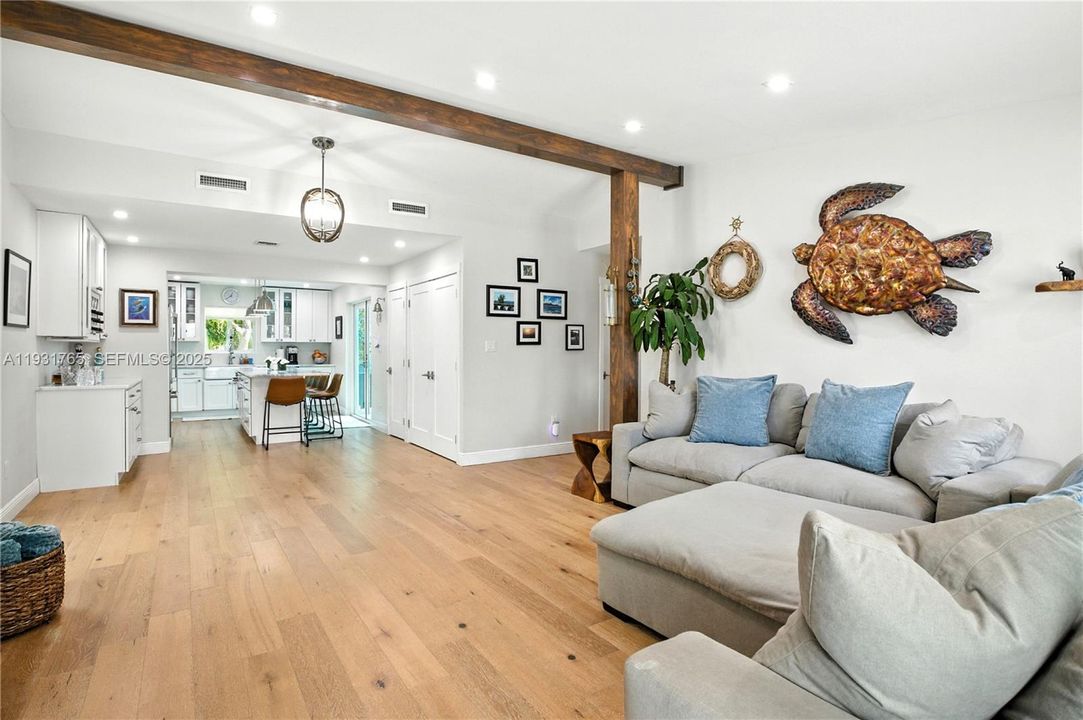 For Rent: $5,000 (2 beds, 1 baths, 1322 Square Feet)