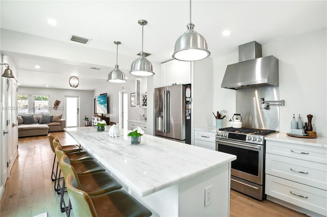 For Rent: $5,000 (2 beds, 1 baths, 1322 Square Feet)