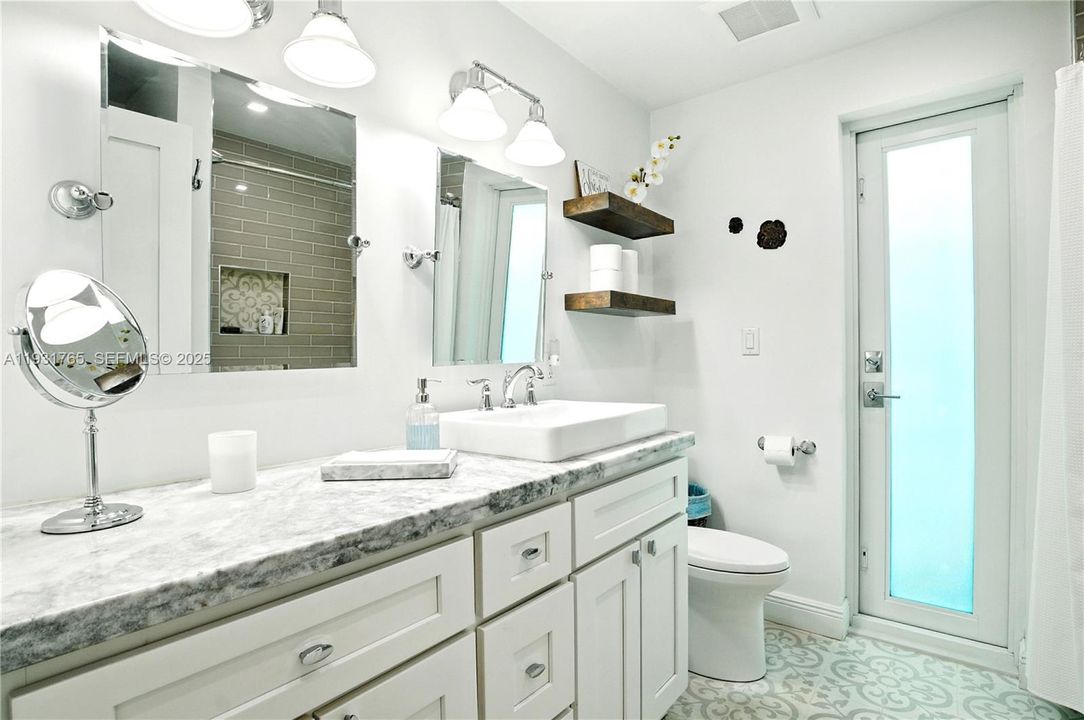 For Rent: $5,000 (2 beds, 1 baths, 1322 Square Feet)