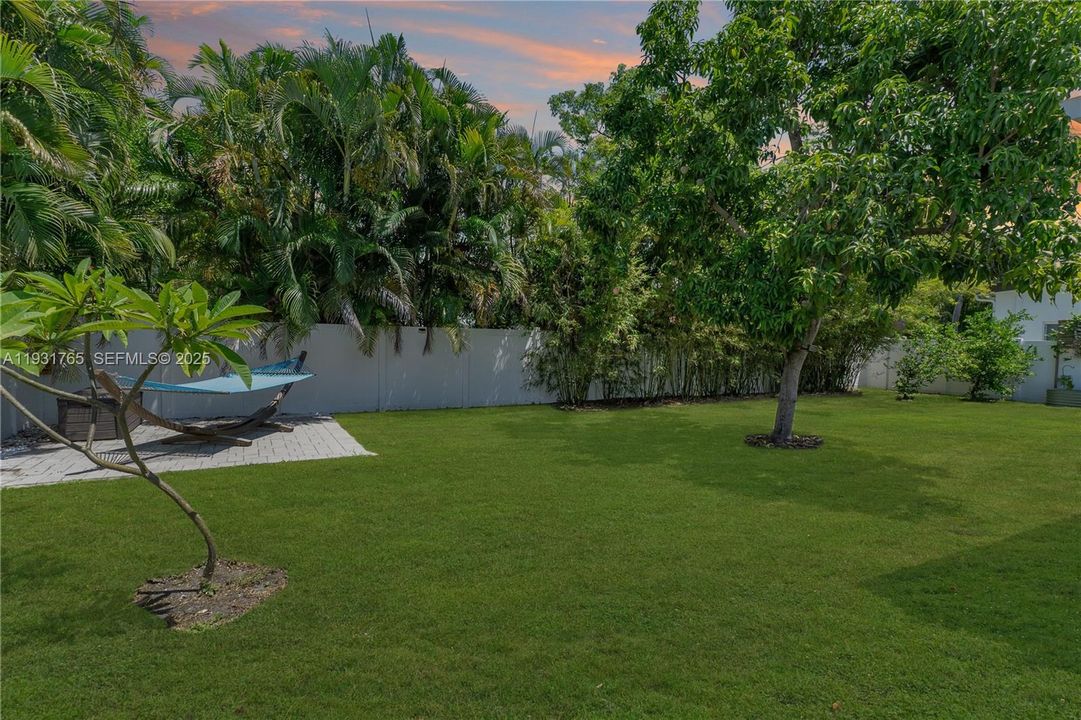 For Rent: $5,000 (2 beds, 1 baths, 1322 Square Feet)