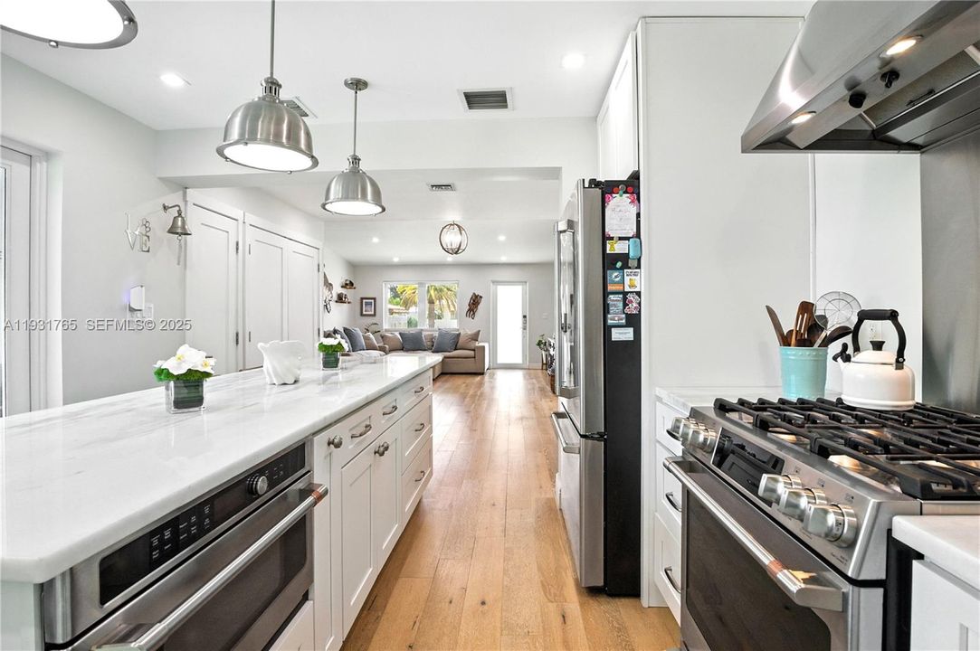 For Rent: $5,000 (2 beds, 1 baths, 1322 Square Feet)