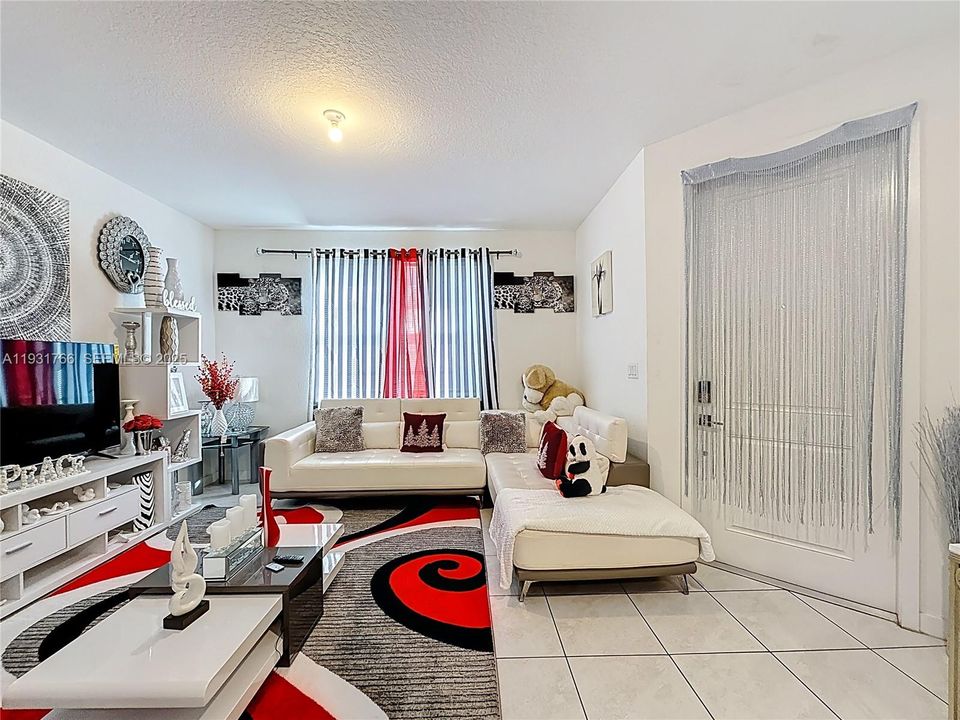 На продажу: $575,000 (4 спален, 2 ванн, 2264 Квадратных фут)