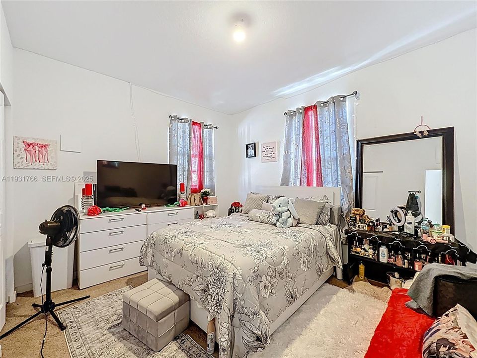 На продажу: $575,000 (4 спален, 2 ванн, 2264 Квадратных фут)