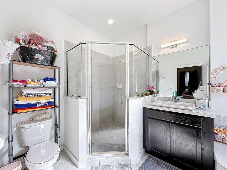 На продажу: $575,000 (4 спален, 2 ванн, 2264 Квадратных фут)