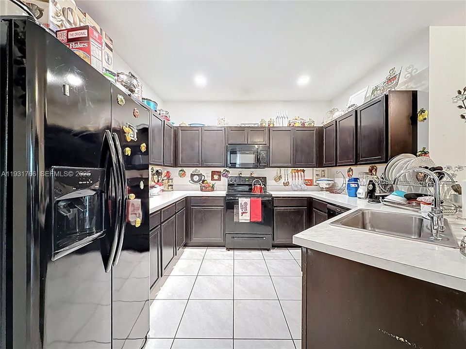 На продажу: $575,000 (4 спален, 2 ванн, 2264 Квадратных фут)