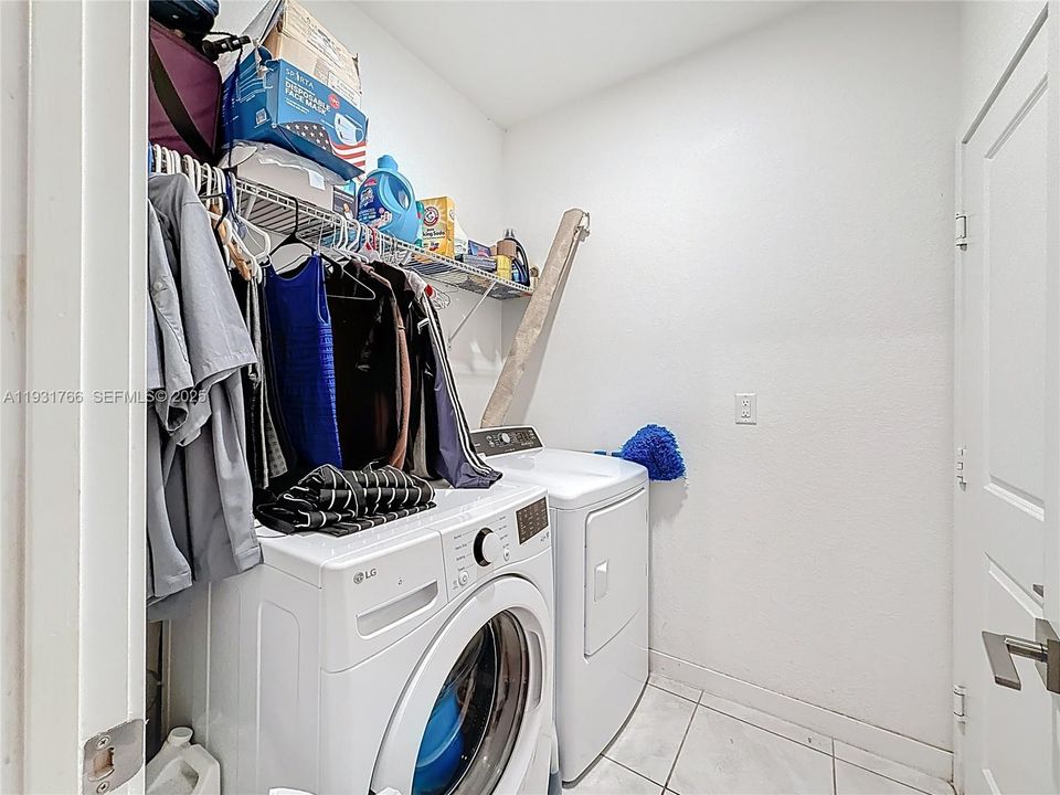 На продажу: $575,000 (4 спален, 2 ванн, 2264 Квадратных фут)