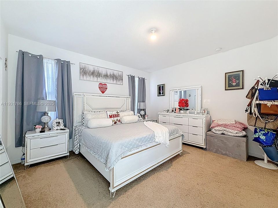 На продажу: $575,000 (4 спален, 2 ванн, 2264 Квадратных фут)