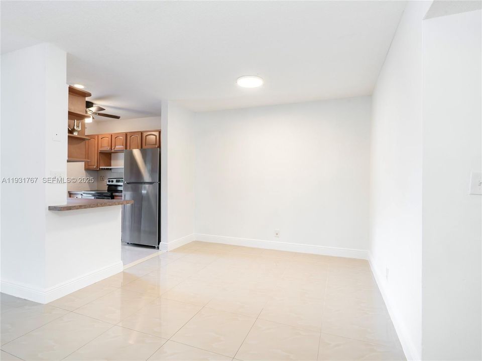 На продажу: $345,000 (0 спален, 0 ванн, 945 Квадратных фут)