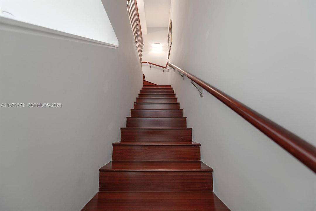 В аренду: $4,000 (2 спален, 2 ванн, 1205 Квадратных фут)