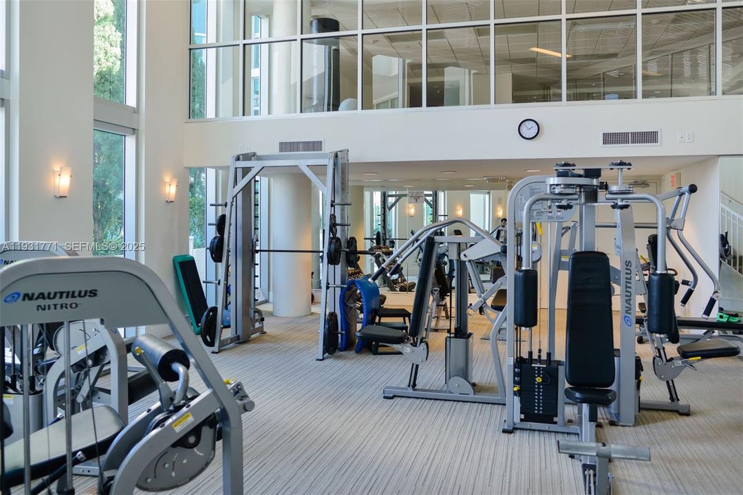 В аренду: $4,000 (2 спален, 2 ванн, 1205 Квадратных фут)