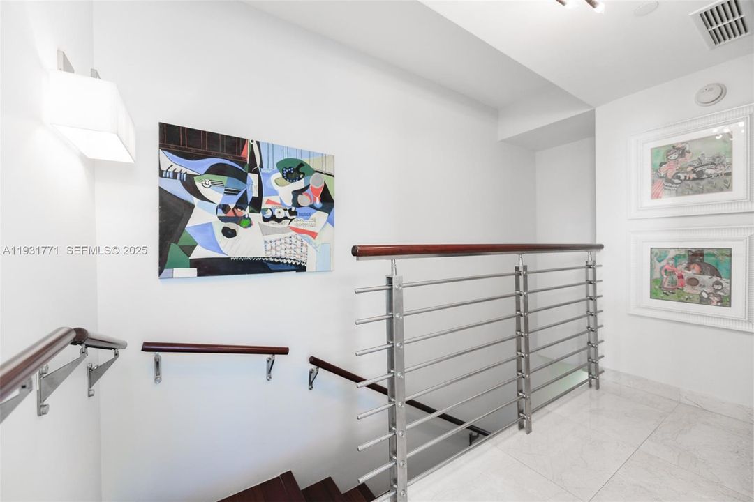 В аренду: $4,000 (2 спален, 2 ванн, 1205 Квадратных фут)