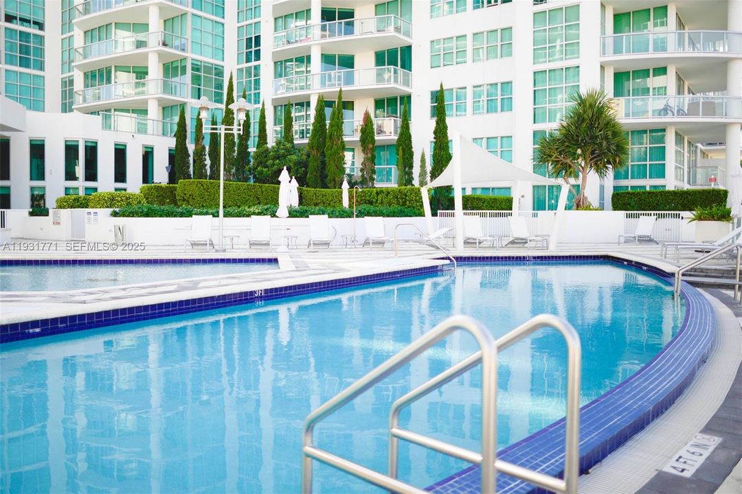 В аренду: $4,000 (2 спален, 2 ванн, 1205 Квадратных фут)