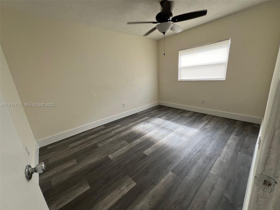 For Rent: $2,800 (3 beds, 1 baths, 1310 Square Feet)