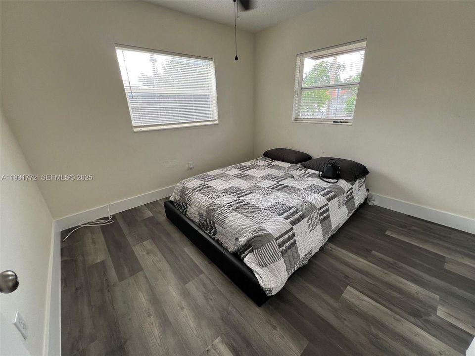 For Rent: $2,800 (3 beds, 1 baths, 1310 Square Feet)