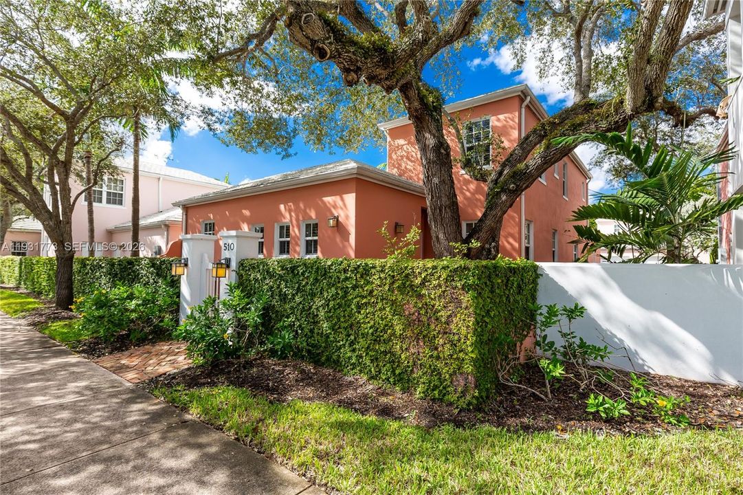 出租: $8,500 (3 贝兹, 2 浴室, 2343 平方英尺)