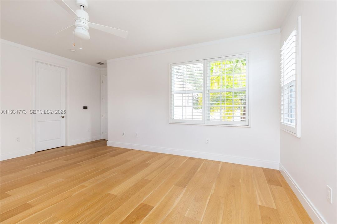 出租: $8,500 (3 贝兹, 2 浴室, 2343 平方英尺)