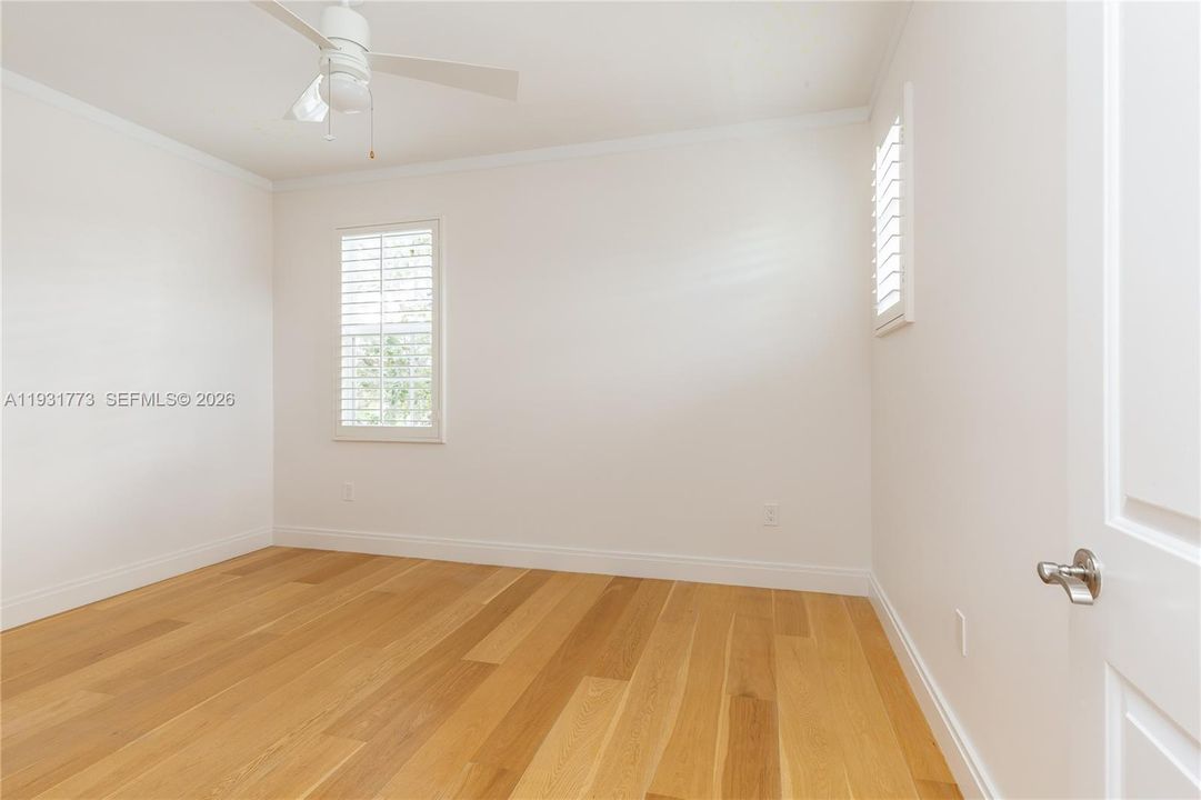 出租: $8,500 (3 贝兹, 2 浴室, 2343 平方英尺)