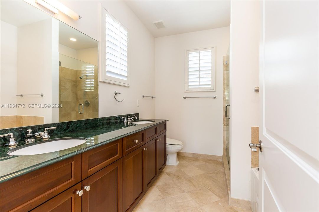 出租: $8,500 (3 贝兹, 2 浴室, 2343 平方英尺)