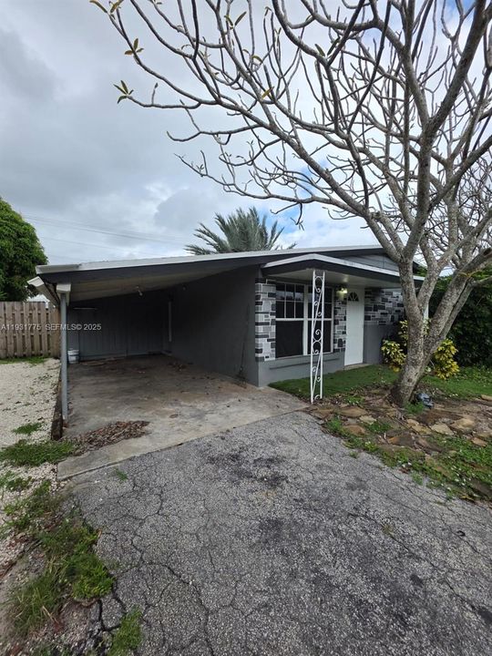 出租: $2,650 (2 贝兹, 1 浴室, 797 平方英尺)