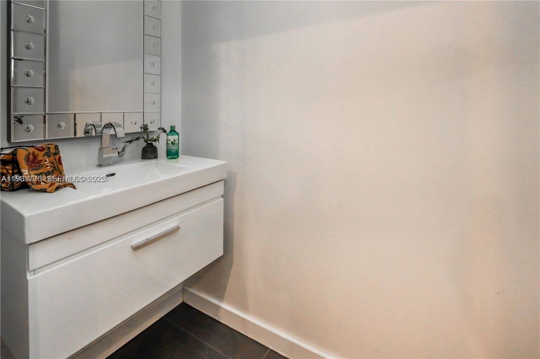 出租: $3,250 (2 贝兹, 2 浴室, 1386 平方英尺)