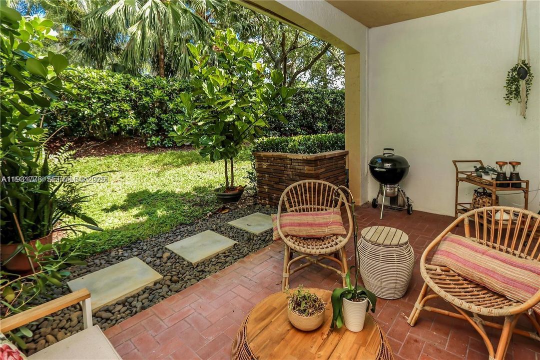 出租: $3,250 (2 贝兹, 2 浴室, 1386 平方英尺)