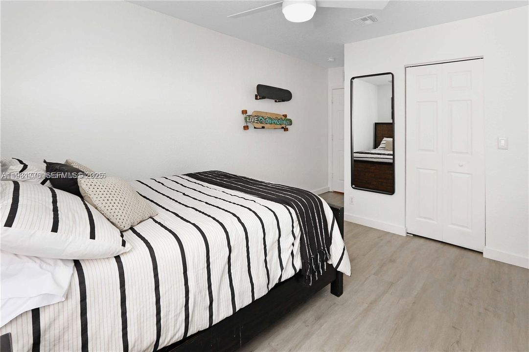 出租: $3,250 (2 贝兹, 2 浴室, 1386 平方英尺)