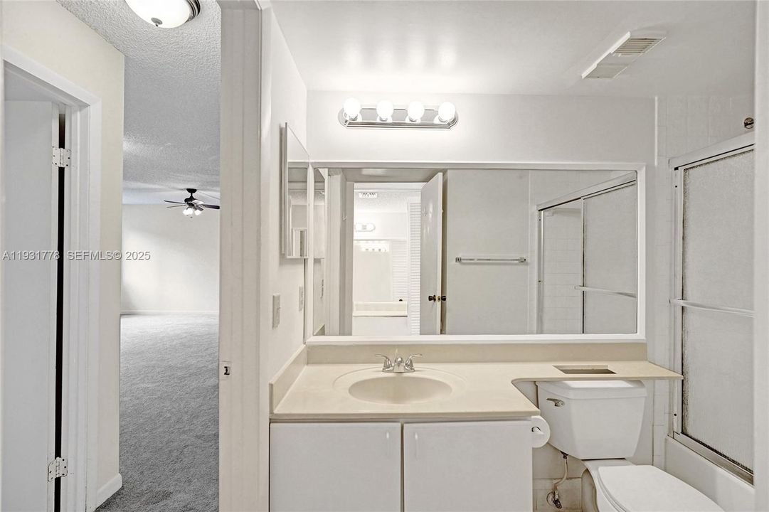 For Rent: $1,800 (1 beds, 1 baths, 700 Square Feet)