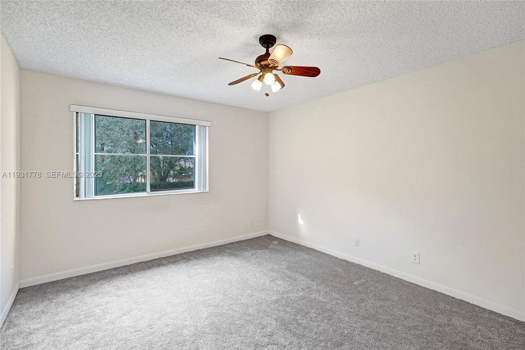 For Rent: $1,800 (1 beds, 1 baths, 700 Square Feet)