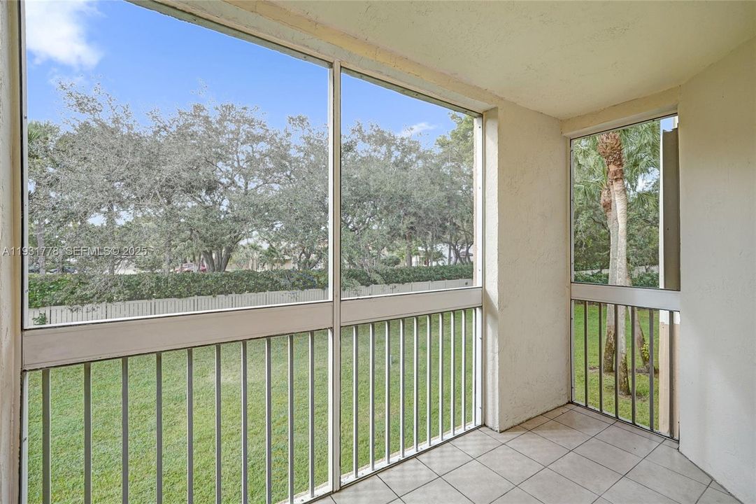 For Rent: $1,800 (1 beds, 1 baths, 700 Square Feet)