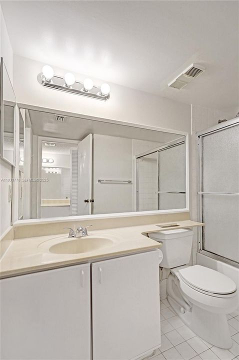 For Rent: $1,800 (1 beds, 1 baths, 700 Square Feet)