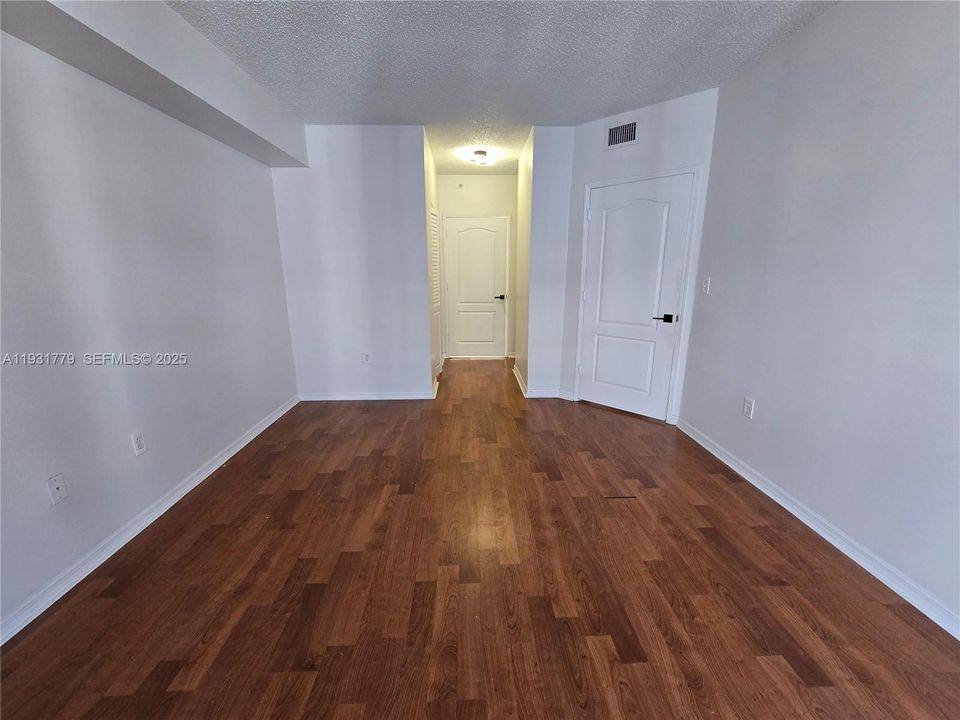 В аренду: $2,350 (2 спален, 2 ванн, 923 Квадратных фут)